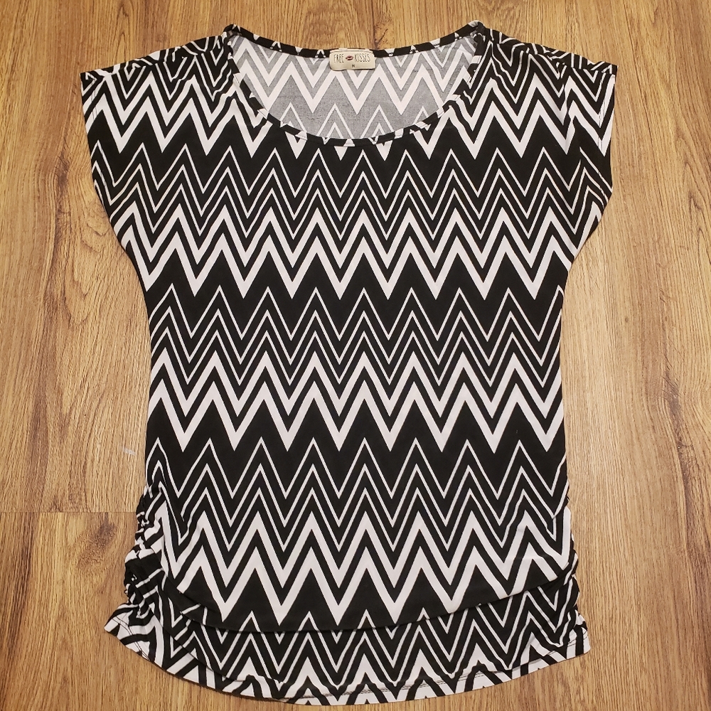 Free Kisses Blouse Blk/WhitSize M